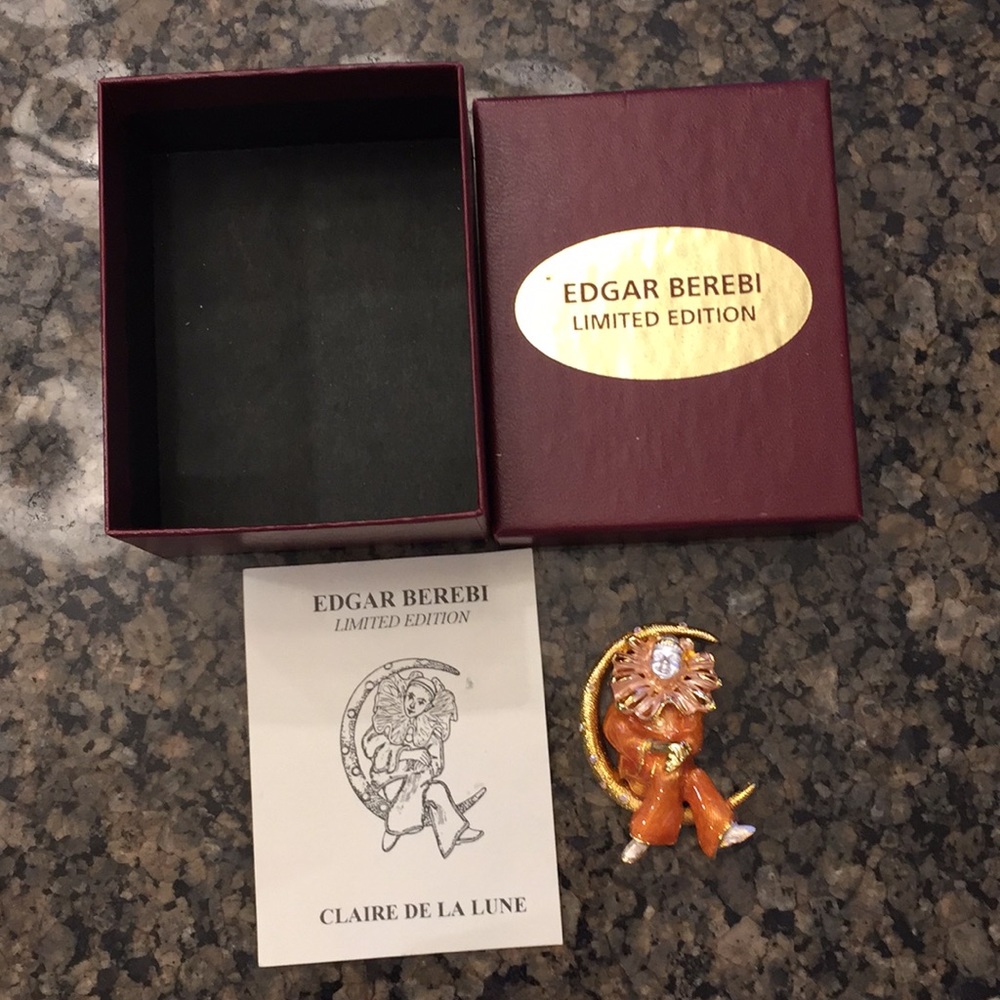 NEW VINTAGE EDGAR BEREBI BROACH